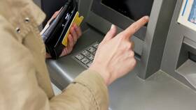 Почему банки блокируют карты физических лиц в Народная Семья